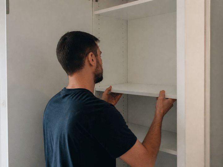 Comment aménager un placard soi-même de A à Z, étape par étape
