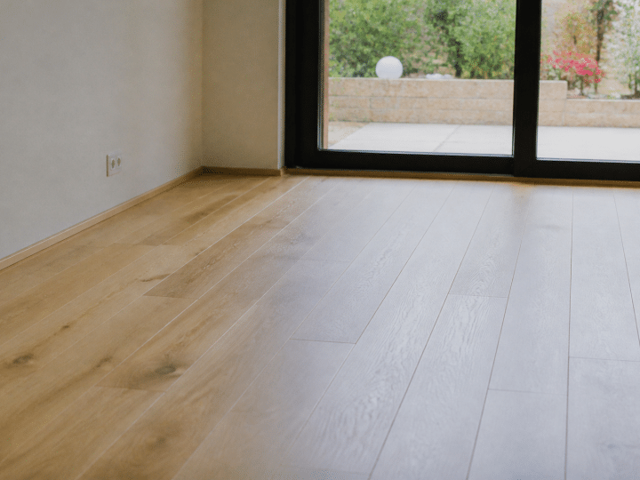 Chauffage par le sol et parquet : sont-ils vraiment compatibles ?